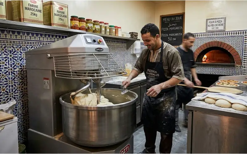 Pétrin professionnel pour préparer la pâte à pizza au Maroc