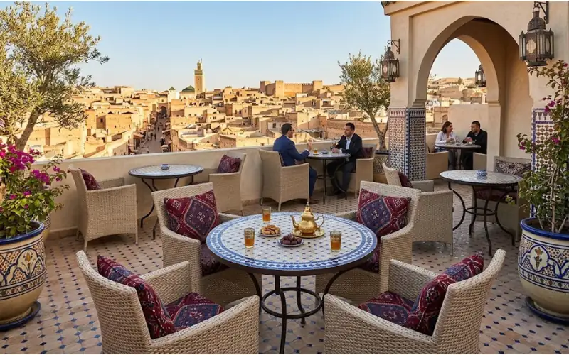 Mobilier de terrasse professionnel pour café et restaurant à Fès Maroc